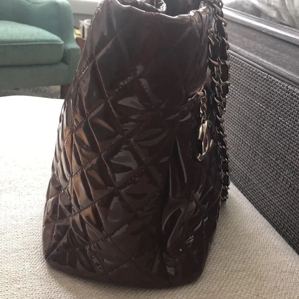 Stunning Authentic Chanel Burgundy Tote Bag